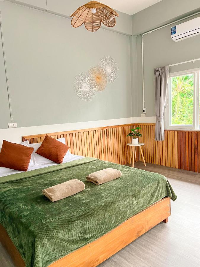 Private Room With Share Bathroom At Little Wild House Khaosok Khao Sok National Park المظهر الخارجي الصورة
