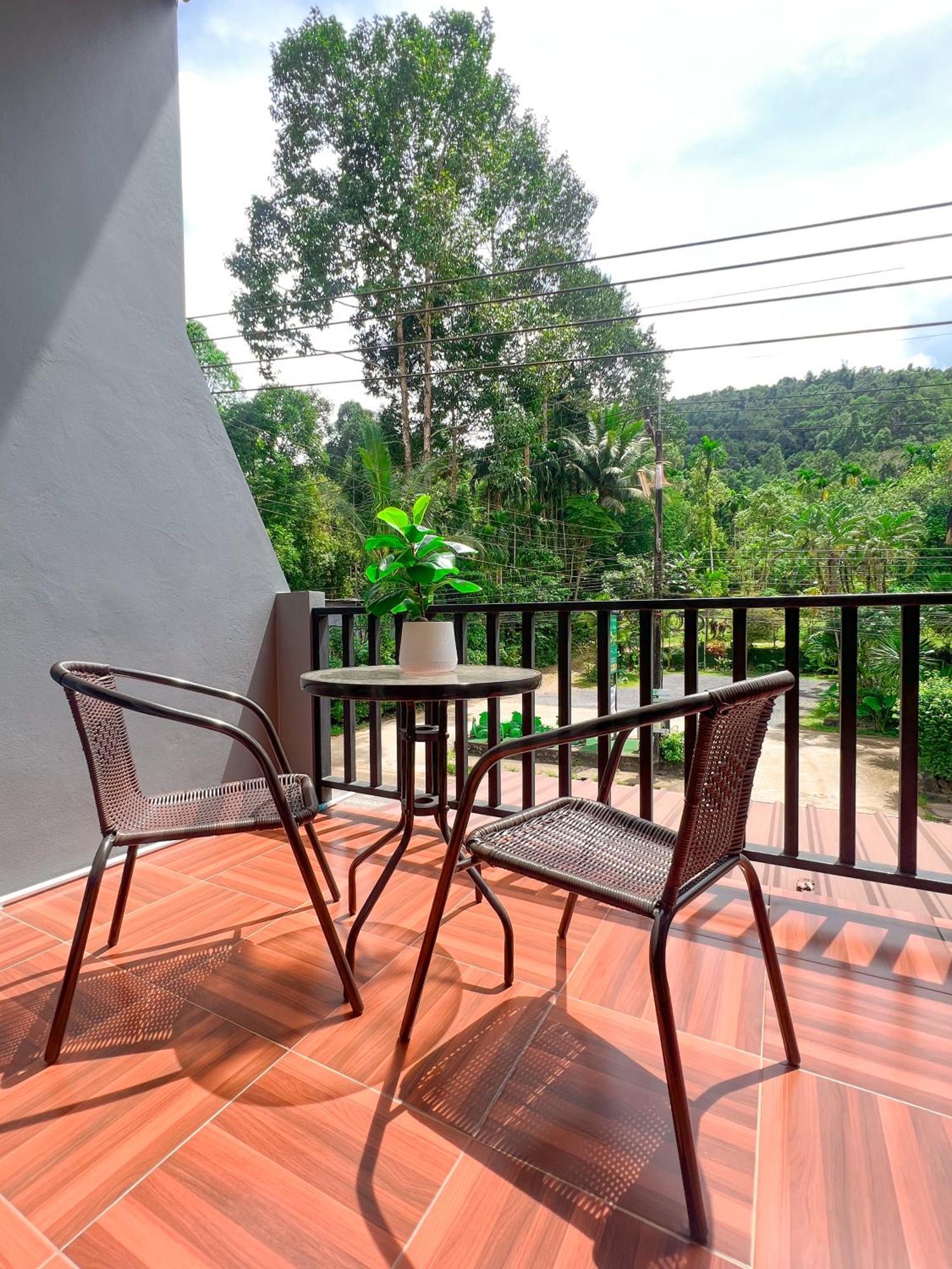 Private Room With Share Bathroom At Little Wild House Khaosok Khao Sok National Park المظهر الخارجي الصورة