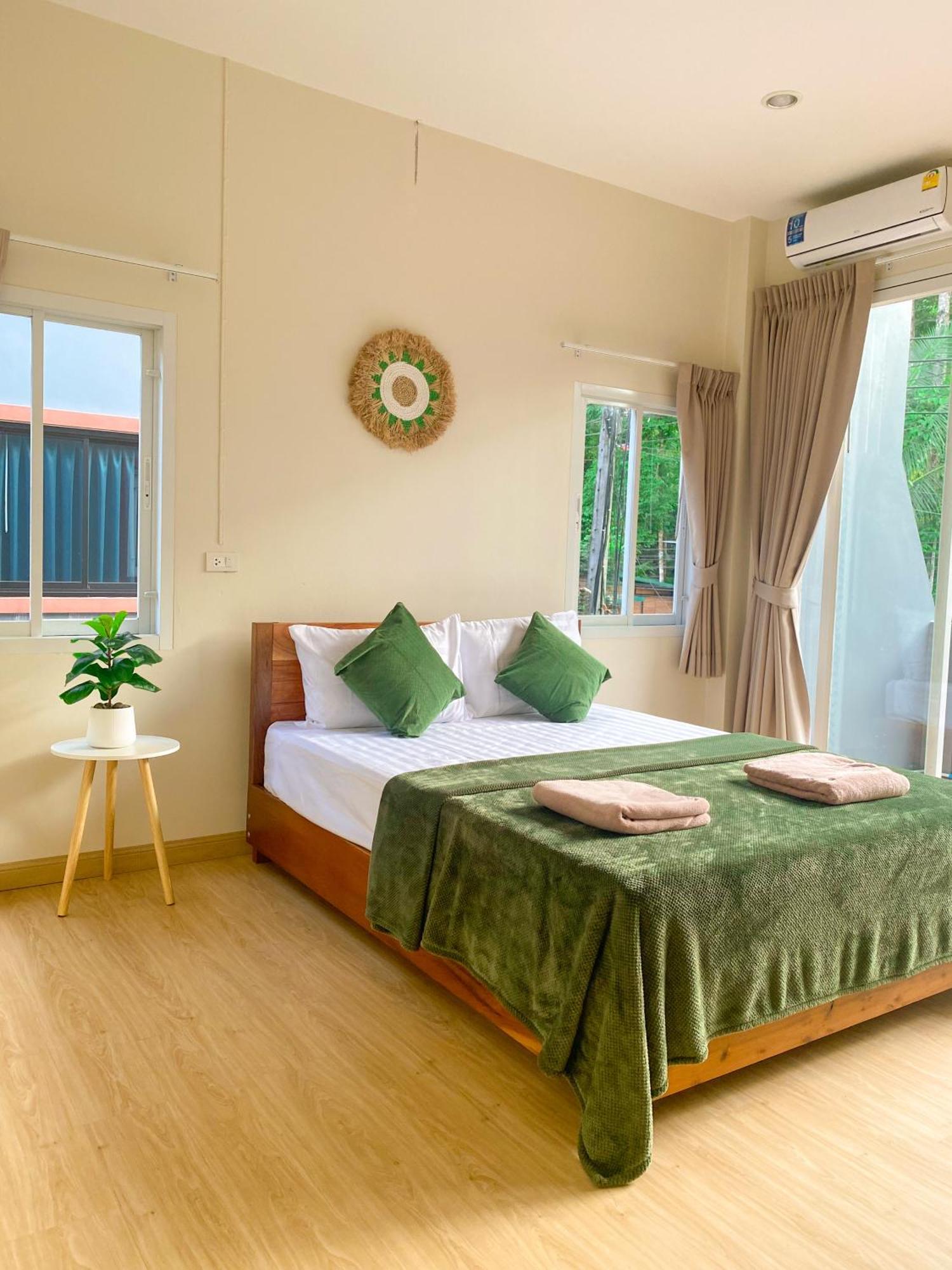 Private Room With Share Bathroom At Little Wild House Khaosok Khao Sok National Park المظهر الخارجي الصورة