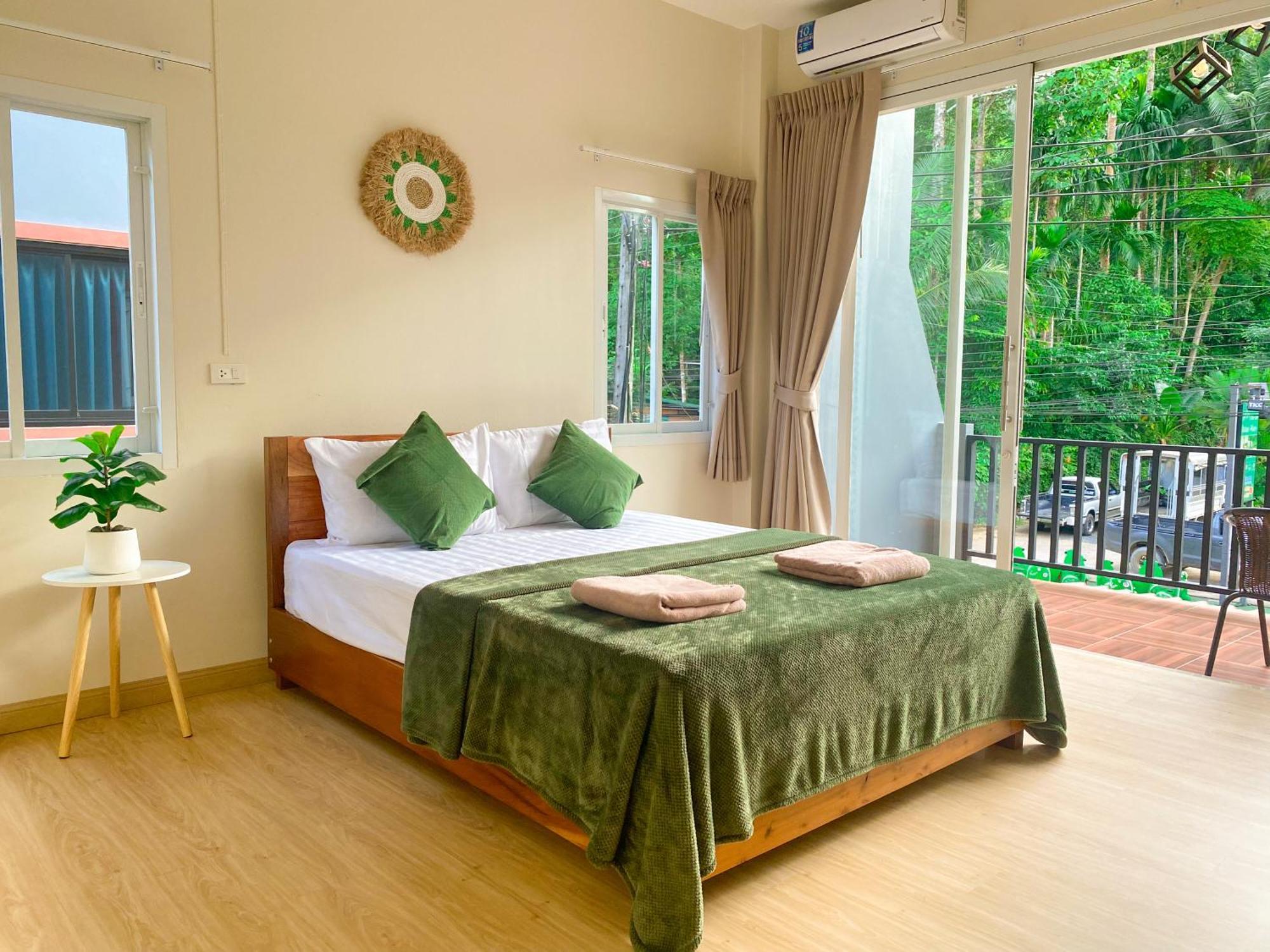Private Room With Share Bathroom At Little Wild House Khaosok Khao Sok National Park المظهر الخارجي الصورة